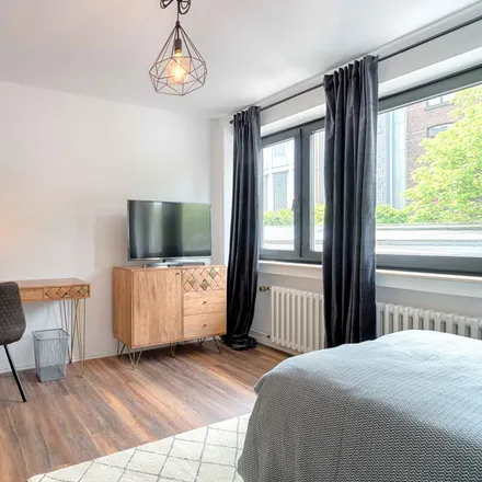 Rent this 6 bed room on Neue Weyerstraße 5 in 50676 Cologne, Germany