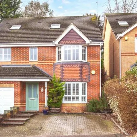 Buy this 4 bed house on 37 Tymawr in Reading, RG4 7XR
