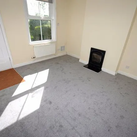 Rent this 2 bed apartment on Leam Terrace in Royal Leamington Spa, CV31 1DG