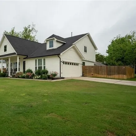 Image 4 - 1215 Davis St, Taylor, Texas, 76574 - House for sale