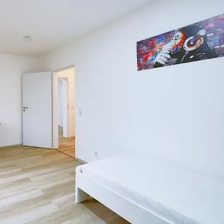 Image 1 - Kölner Landstraße 352a, 40589 Dusseldorf, Germany - Room for rent