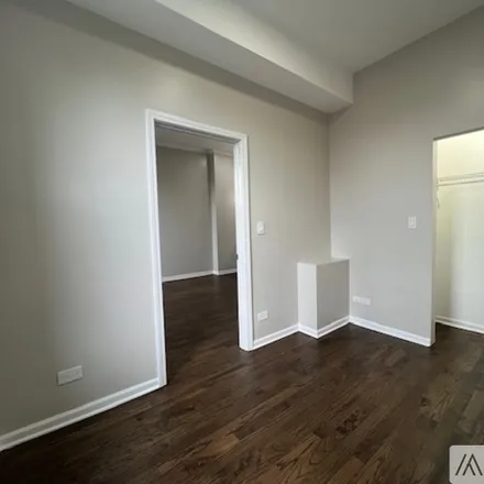 Image 3 - 2109 N California Ave, Unit 2R - Apartment for rent