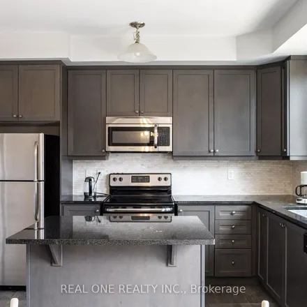 Image 1 - Blush and Lace, 3079 George Savage Avenue, Oakville, ON L6M 0Z4, Canada - Apartment for rent