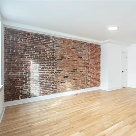 Image 6 - Harry's Daughter, 339 Communipaw Avenue, Communipaw, Jersey City, NJ 07304, USA - House for rent