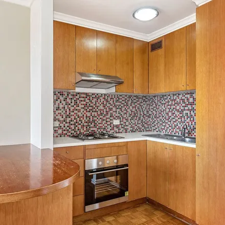 Image 4 - 2 Deakin Street, St Kilda West VIC 3182, Australia - Apartment for rent