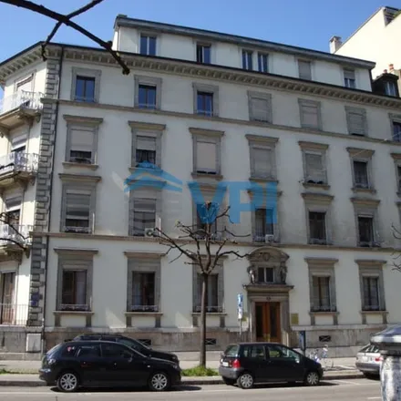 Rent this 3 bed apartment on Boulevard des Philosophes 14 in 1205 Geneva, Switzerland