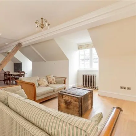 Rent this 2 bed room on 27 Palmerston Place in City of Edinburgh, EH12 5AP