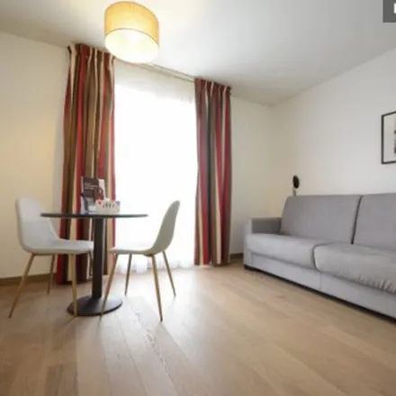 Image 6 - 3 Rue Camille Périer, 78400 Chatou, France - Apartment for rent