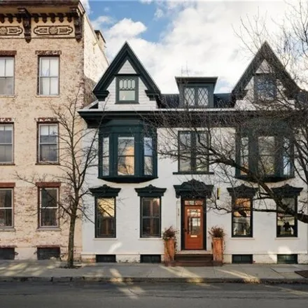 Image 1 - 241 1/2 Warren Street, City of Hudson, NY 12534, USA - House for sale