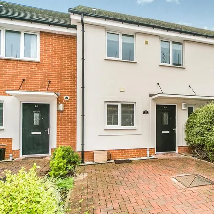 Rent this 3 bed townhouse on 60 Longships Way in Reading, RG2 0FZ