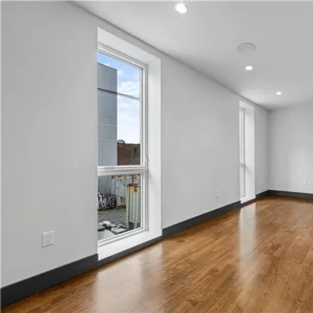 Rent this 3 bed house on 304 Water Street in New York, NY 11201