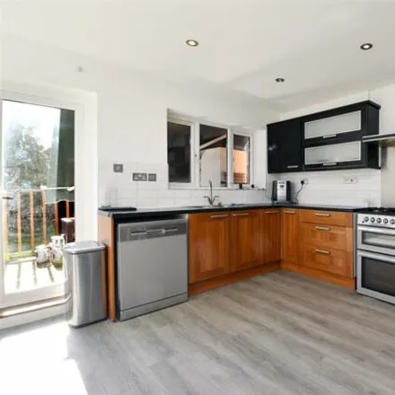 Image 7 - The Watch, Friern Watch Avenue, London, N12 9NT, United Kingdom - Duplex for sale