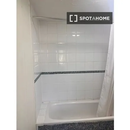 Image 2 - Fishguard Way, London, E16 2RY, United Kingdom - Apartment for rent