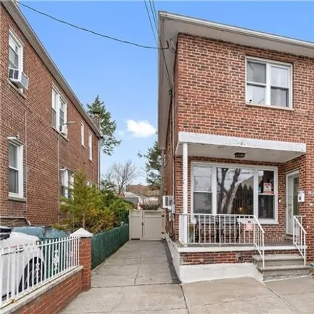 Buy this 3 bed house on 1576 Hollywood Avenue in New York, NY 10461