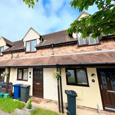 Rent this 2 bed townhouse on unnamed road in Wrecclesham, GU10 4QT