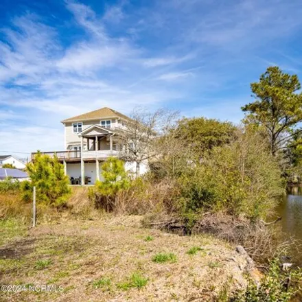 Image 8 - 369 Bayshore Drive, Country Club Point, Cape Carteret, NC 28584, USA - House for sale