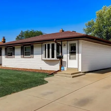 Buy this 4 bed house on 2800 Lincolnwood Drive in Racine, WI 53403