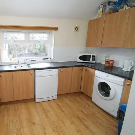 Rent this 5 bed duplex on 12 The Turnways in Leeds, LS6 3DT