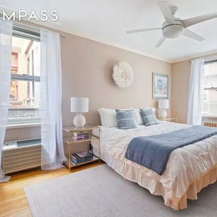 Image 6 - 302 East 88th Street, New York, NY 10128, USA - Apartment for sale
