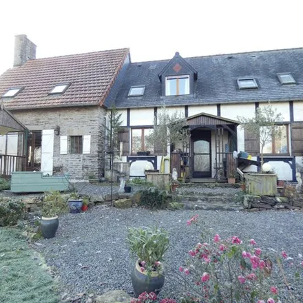 Buy this 3 bed house on 25 Avenue Maréchal Leclerc in 50600 Saint-Hilaire-du-Harcouët, France