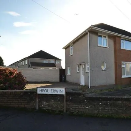 Buy this 3 bed duplex on Heol Lewis in Cardiff, CF14 6QB