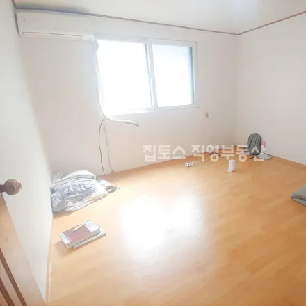 Rent this 2 bed apartment on 서울특별시 강남구 역삼동 697-26