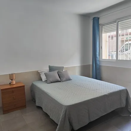 Image 2 - Carrer de Guillem Escrivà, 9, 46011 Valencia, Spain - Apartment for rent