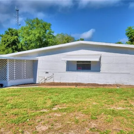 Rent this 3 bed house on 1735 Vauxhall Rd # A in Auburndale, Florida