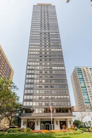 Buy this 3 bed condo on 3180 North Lake Shore Drive in 3150-3180 North Lake Shore Drive, Chicago