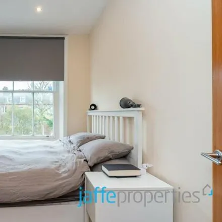 Image 2 - 156 Belsize Road, London, NW6 4AN, United Kingdom - Room for rent