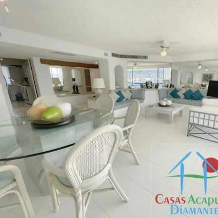 Buy this 3 bed apartment on Calle Costera Guitarrón in Playa Guitarrón, 39300 Acapulco