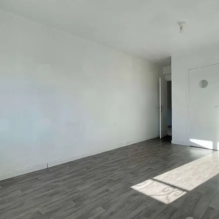 Rent this 4 bed apartment on 39 Avenue Maurice Thorez in 13110 Port-de-Bouc, France