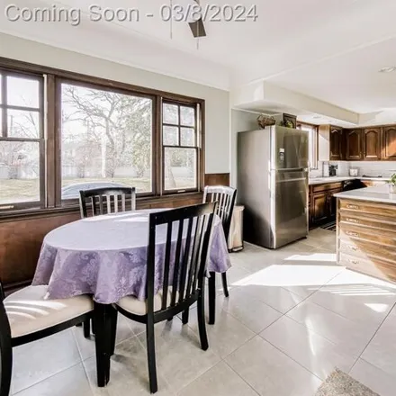 Image 5 - 6926 Commerce Road, Westacres, West Bloomfield Township, MI 48324, USA - House for sale