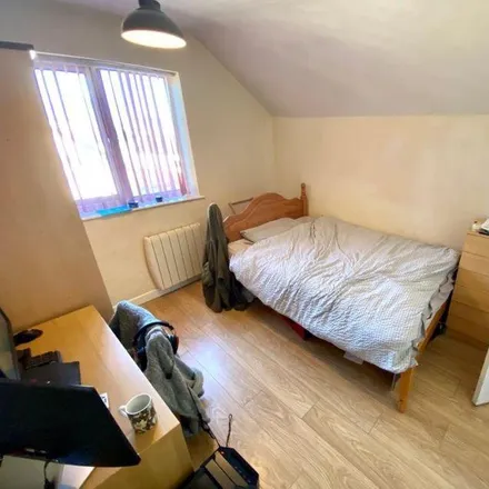 Image 3 - 12 Cecil Square, Sheffield, S2 4NT, United Kingdom - Apartment for rent