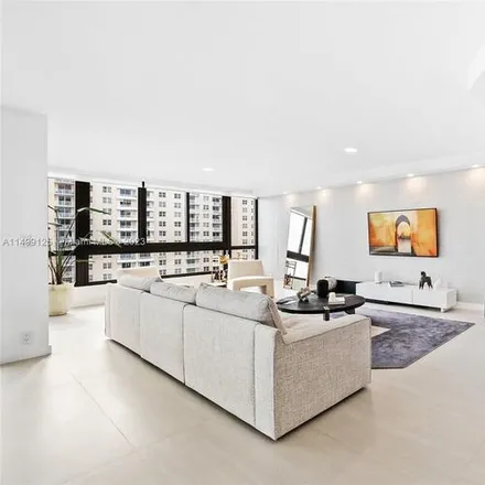 Rent this 3 bed condo on 520 Brickell Key Dr