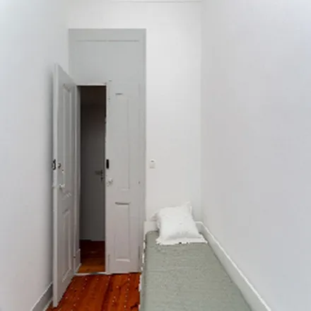 Image 3 - Airbnb, Rua do Carrião, 1150-251 Lisbon, Portugal - Apartment for rent