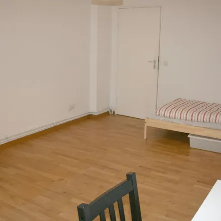 Rent this 3 bed apartment on Neue Hochstraße 19 in 13347 Berlin, Germany