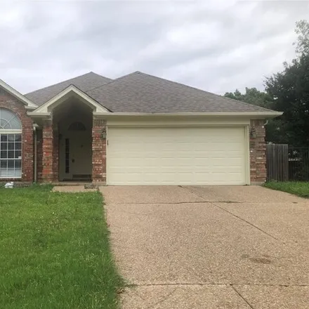 Rent this 3 bed house on 999 Hillwood Court in Arlington, TX 76017