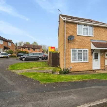 Image 1 - Chives Way, Swindon, SN2 2SZ, United Kingdom - House for rent