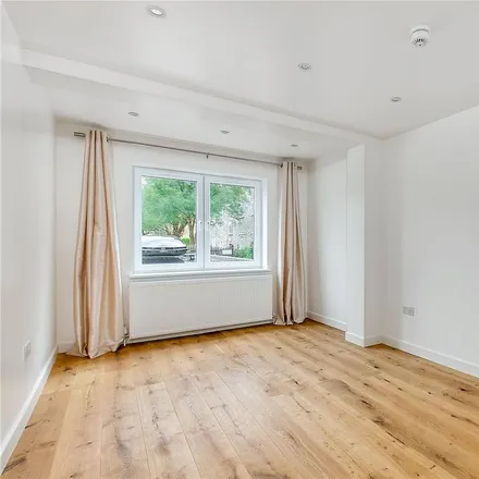 Rent this 2 bed apartment on Reeves Dry Cleaners in 180 Castelnau, London