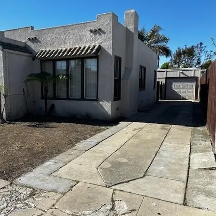 Buy this 3 bed house on 27 Pine St in Salinas, California