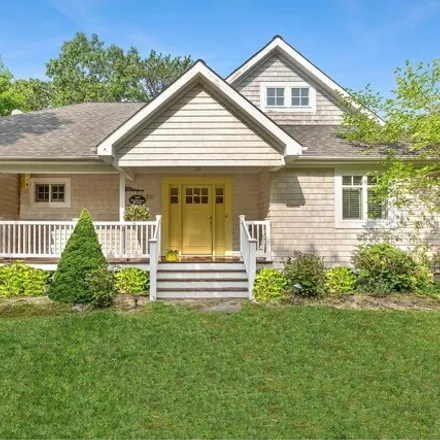 Buy this 3 bed house on 10 Foxboro Road in Southampton, East Quogue