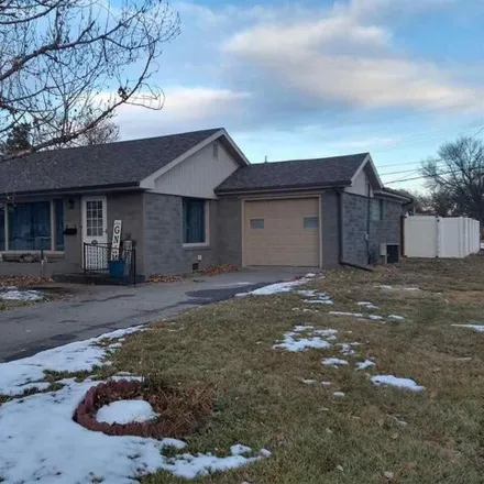 Buy this 3 bed house on 601 East 28th Street in Scottsbluff, NE 69361