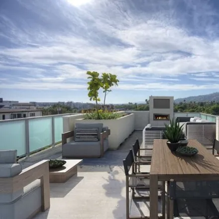 Rent this 2 bed condo on Calma in Lexington Avenue, West Hollywood
