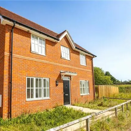 Buy this 3 bed house on Old Portsmouth Road in Guildford, GU3 1LN