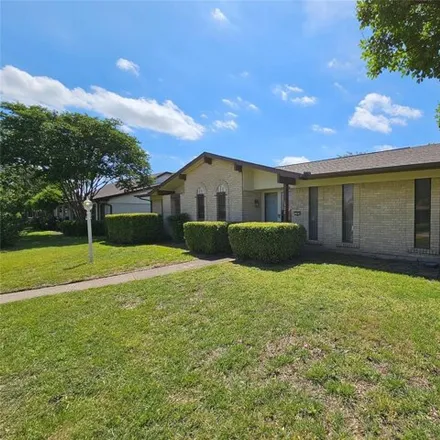 Rent this 3 bed house on 1386 Berkeley Drive in Richardson, TX 75081