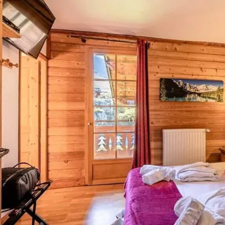 Rent this 5 bed house on 38750 L'Alpe d'Huez