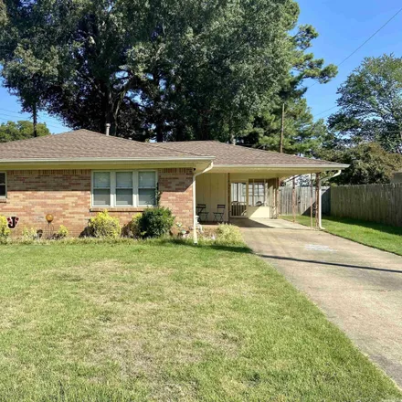 Buy this 3 bed house on 3304 Dayton Avenue in Jonesboro, AR 72401