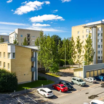 Rent this 2 bed apartment on Peltolankaari 1 in 90230 Oulu, Finland