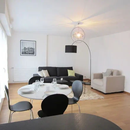Image 8 - 2 v Boulevard de Grenelle, 75015 Paris, France - Apartment for rent